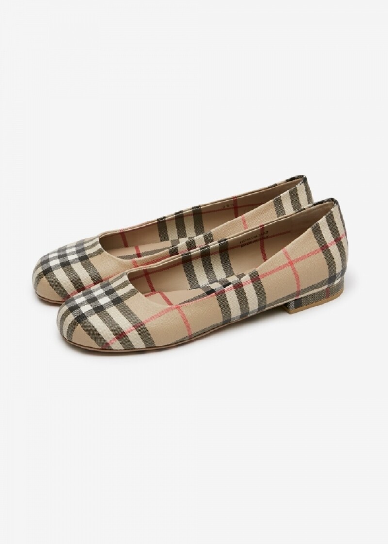 버버리 여성 빈티지 체크 아카이브 베이지 플랫슈즈 8046476