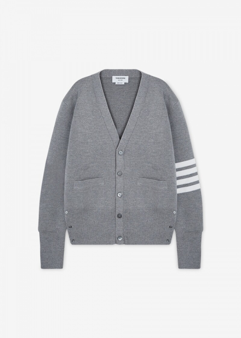 톰브라운 남성 사선 완장 라이트 그레이 가디건 MKC160A 00014 055