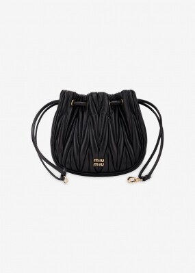 미우미우 여성 나파 드로우스트링 블랙 버킷백 5ND022 AFPP F0002